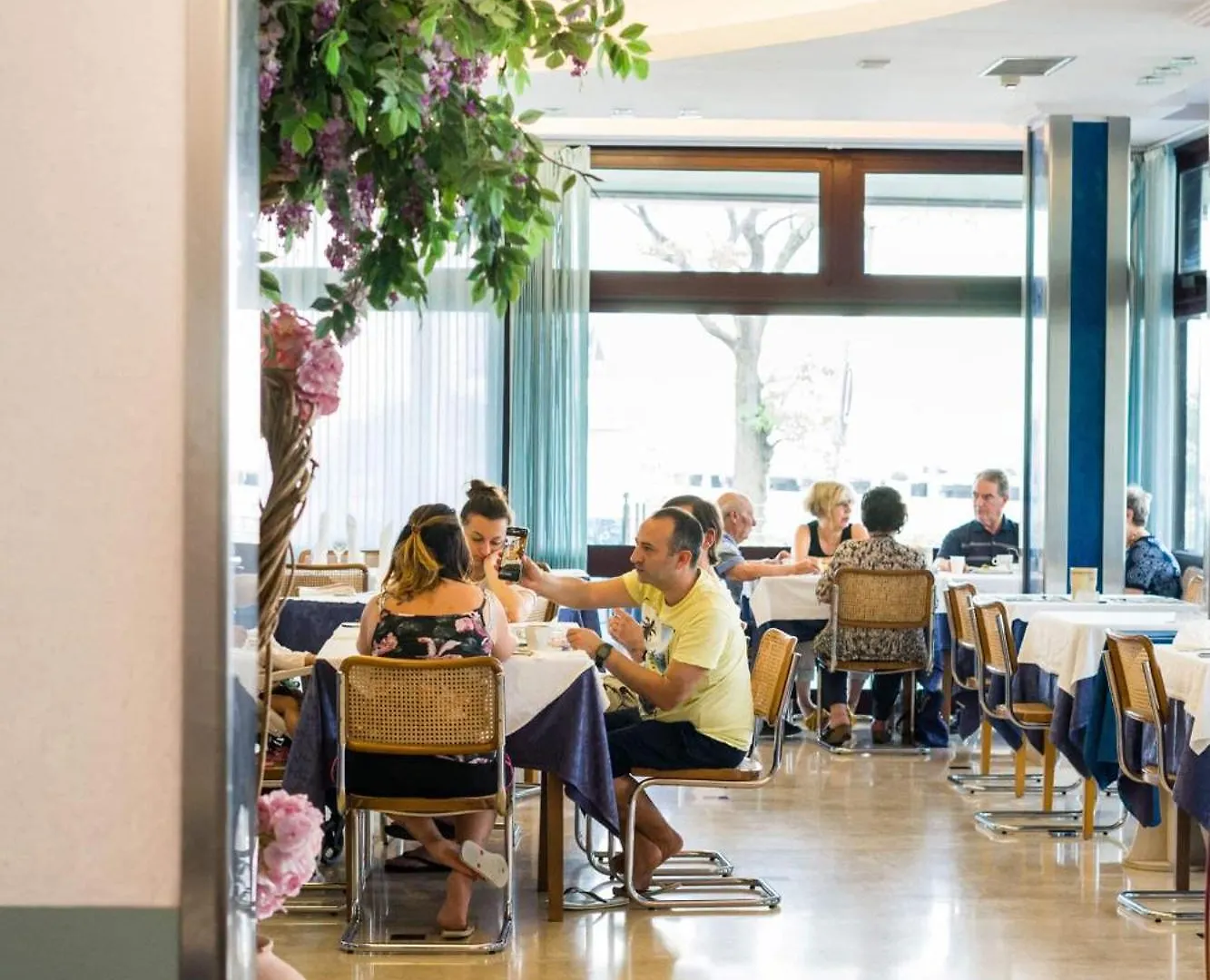 ****  Hotel Levante 벨레지아아지마리나 이탈리아