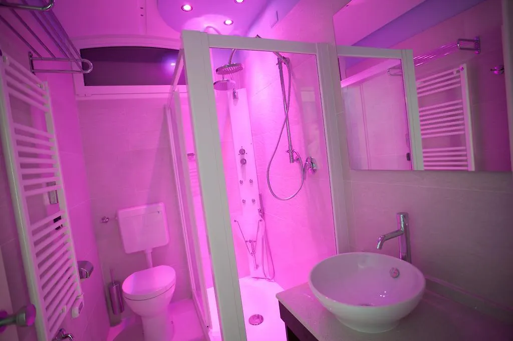 Hotel Levante 벨레지아아지마리나 4*,